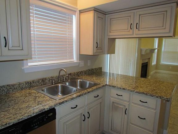 4th image of 2817 Robinwood Ln