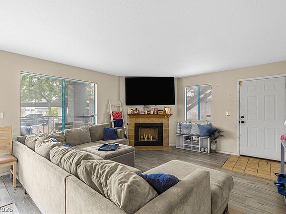 5th image of 1575 W Warm Springs Rd Unit 1313