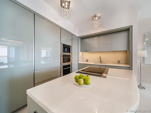 5th image of 18975 Collins Ave #2703FURNIS