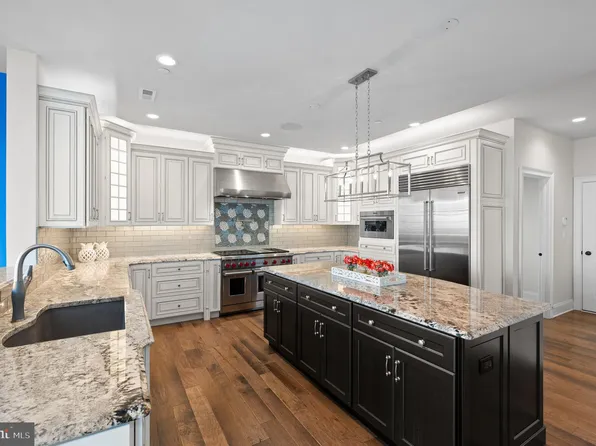 3703 Biddle Ln, Newtown Square, PA 19073