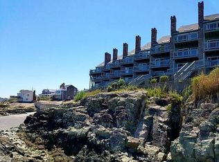 6 Oceanside Dr, Hull, MA 02045