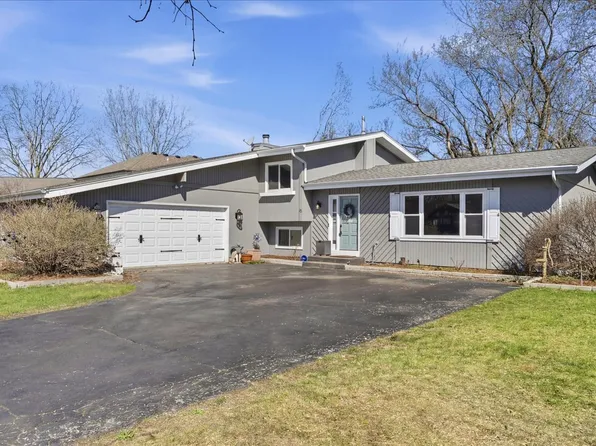 30 Coventry Cove Ct, Lake Villa, IL 60046