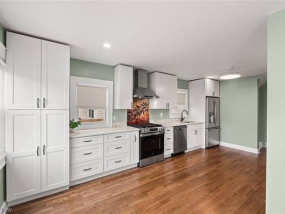 2nd image of 2126 Elbur Ave