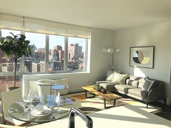 4th image of 801 Amsterdam Ave APT 11B