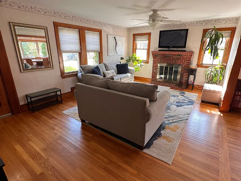 22 Prentiss St — Photo 2