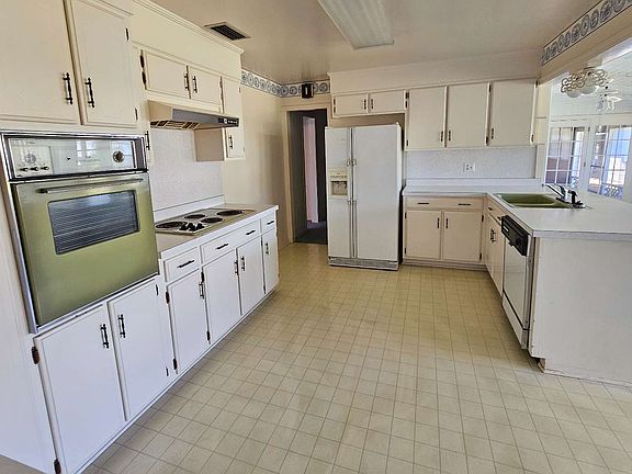 5th image of 811 Duval St NE
