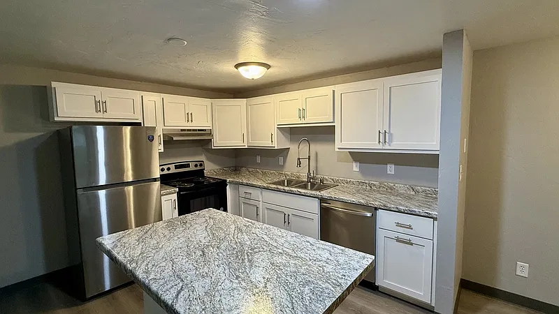 2 bed, 1.0 bath, $1,099 — Photo 1