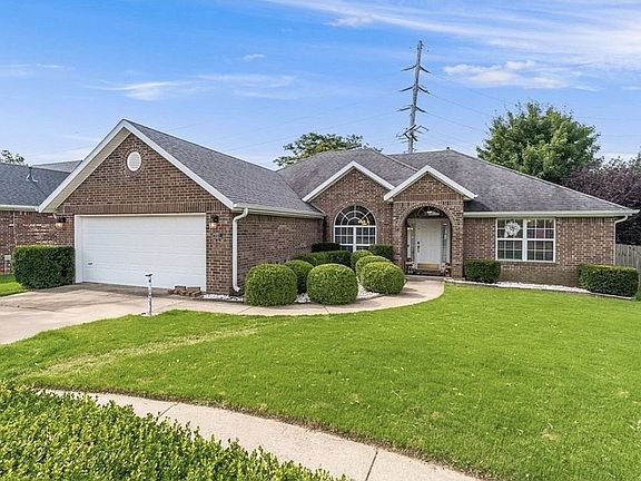2nd image of 2807 Foxwood Dr
