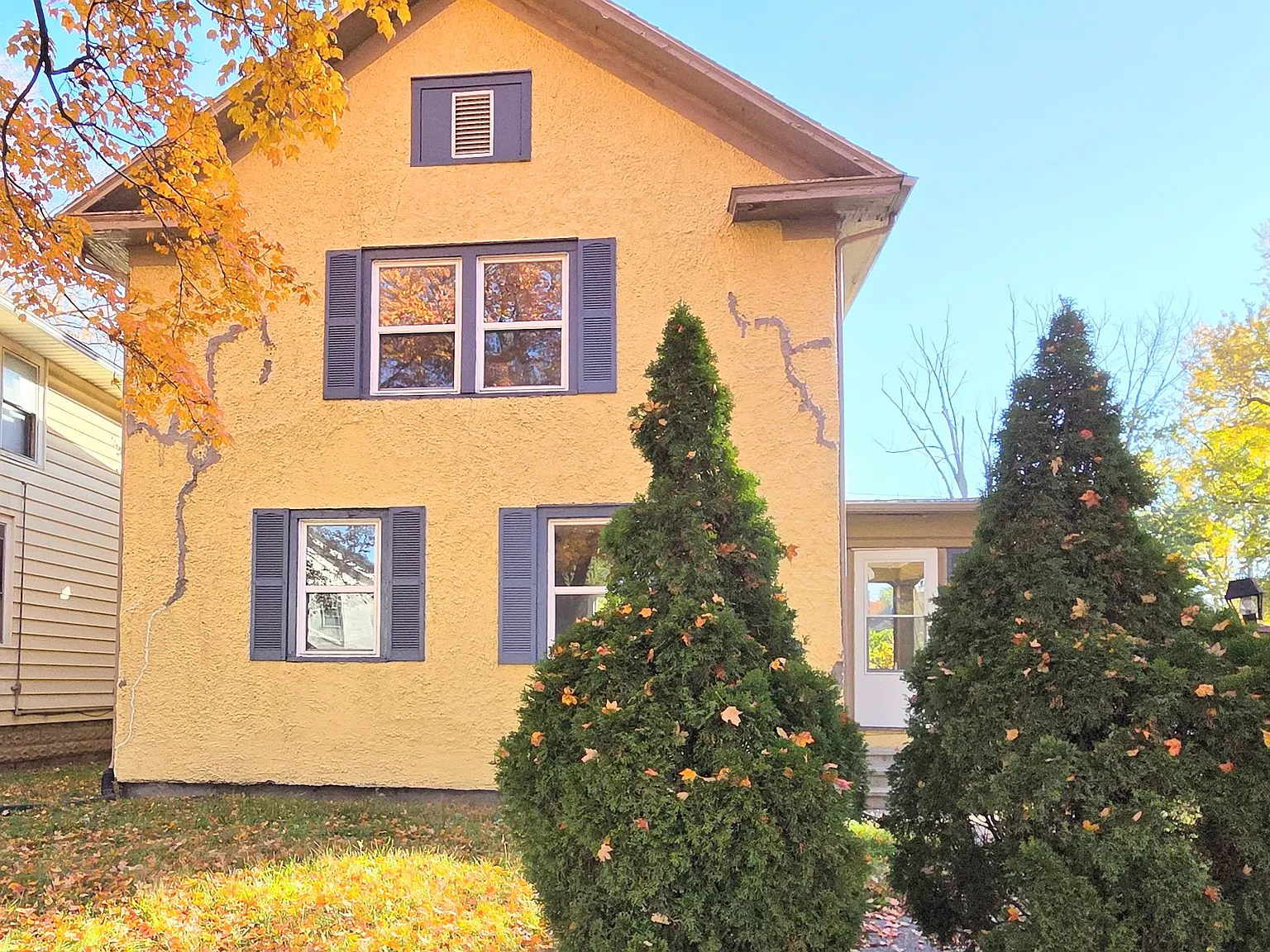 2927 Hoagland Ave — Photo 1