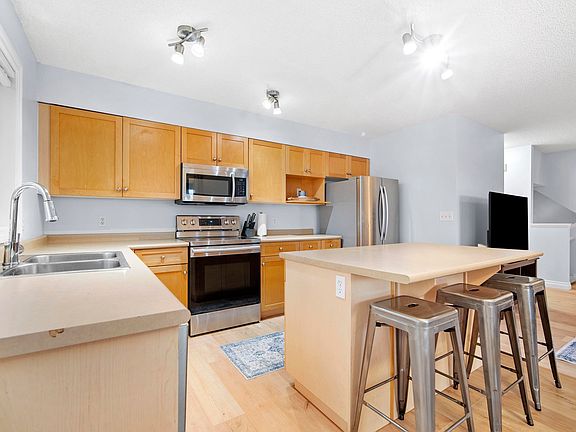 5th image of 12050 17th Ave SW #6