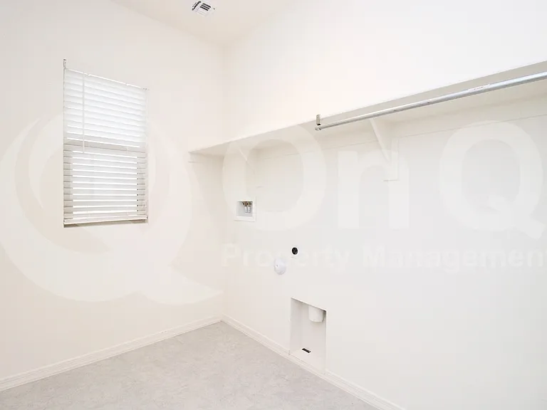 2450 E Alonso Dr — Photo 14