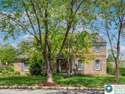 3605 Country Club Rd, Allentown, PA, 18103