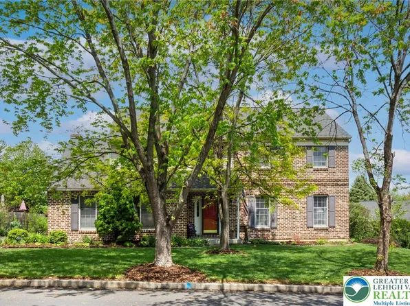 3605 Country Club Rd, Allentown, PA 18103