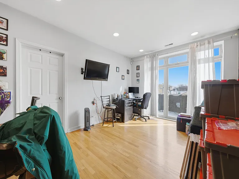 3231 W Hirsch St #3R — Photo 7