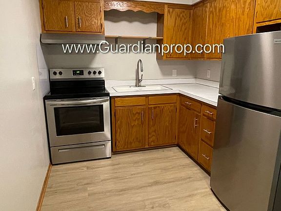 3rd image of 105 Dean Ave E #18