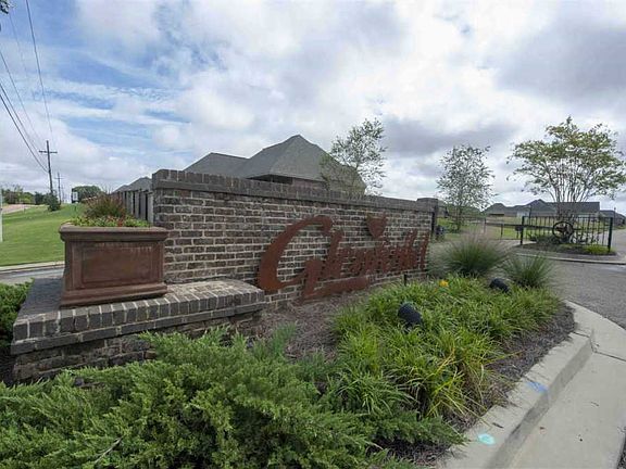 2nd image of 133 Glenwild Trl