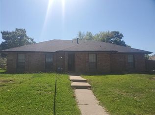 1612 Saint James Dr, Carrollton, TX 75007