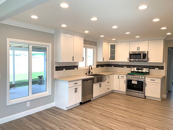 4th image of 7945 Goldenrod Cir