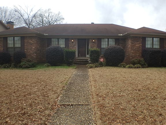 2nd image of 1113 Silver Creek Dr