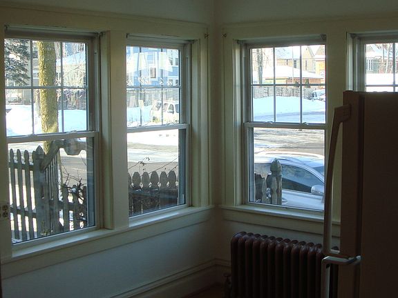 2nd image of 1523 W Lake St APT 1A
