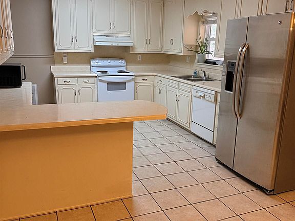 4th image of 1109 Owens Ave
