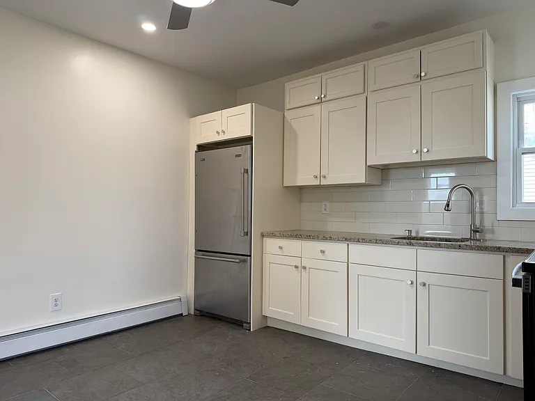 155 N Clinton St #1 — Photo 5