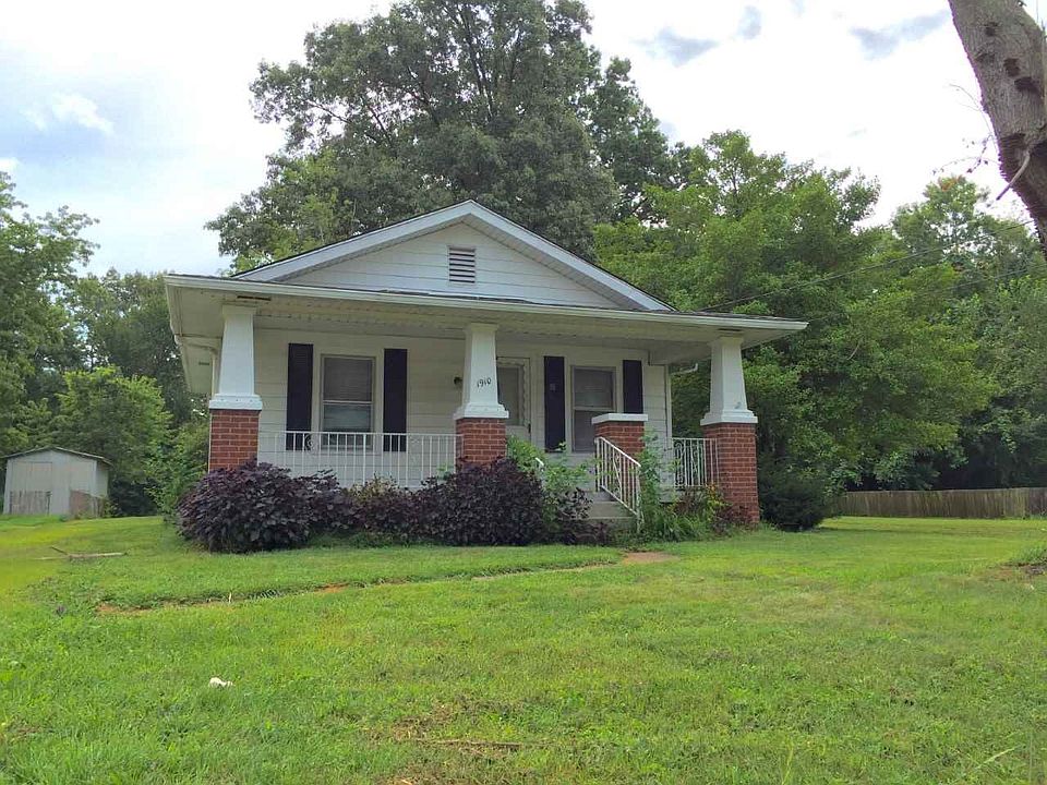 1st image of 1910 Hicks Dr