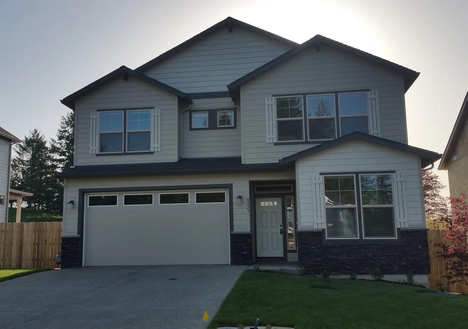 Beautiful 4BR in Camas! Modern Finishes! Close to Shopping & I-5! Schedule a tour today! — Photo 1