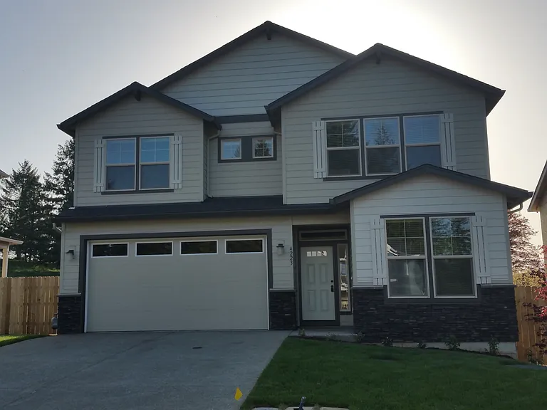 4223 NE Tacoma Ct — Photo 1