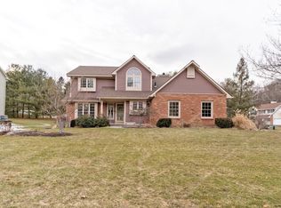 222 Shaker Ridge Dr, Schenectady, NY 12309