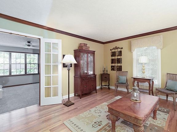 3rd image of 4941 Redbay Ln