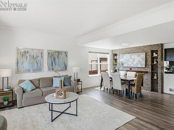 5th image of 10398 Mount Evans Dr