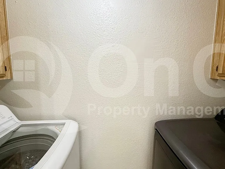 3132 W Harmont Dr — Photo 8
