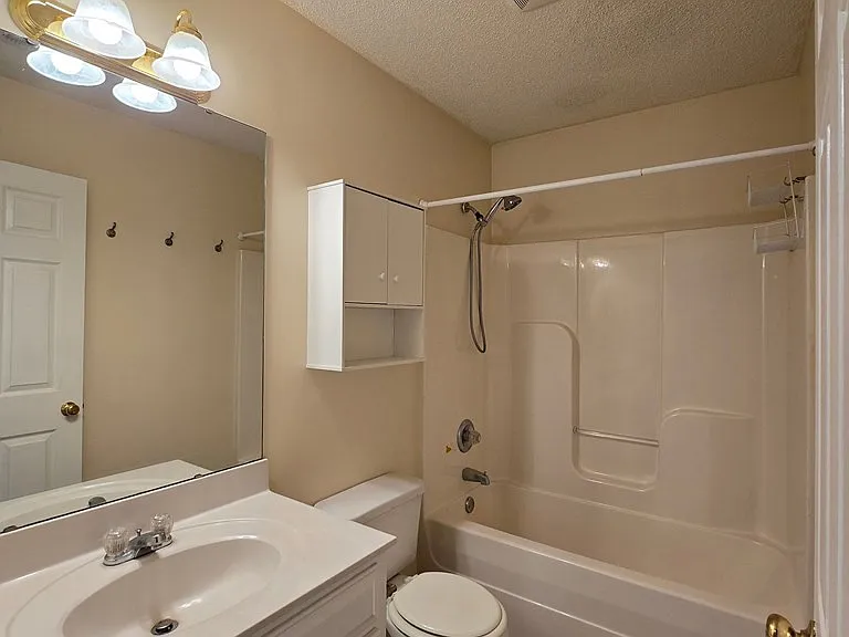 3563 Beacon Dr — Photo 15