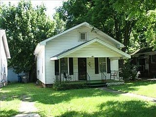 3rd image of 121 Suburban Ct