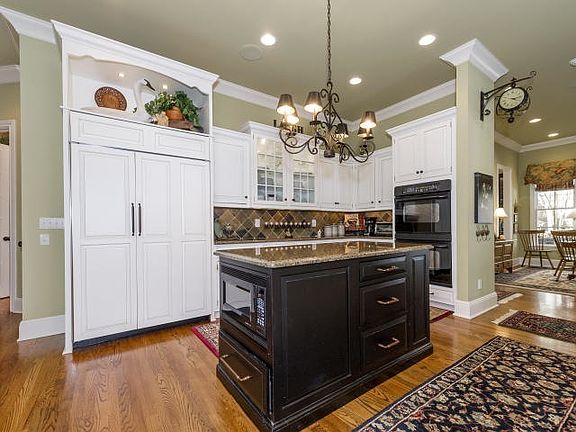 3rd image of 12526 Choto Mill Ln