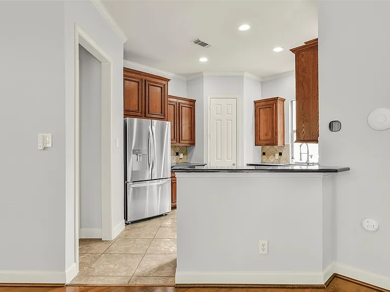 1607 W Dallas St #A — Photo 11