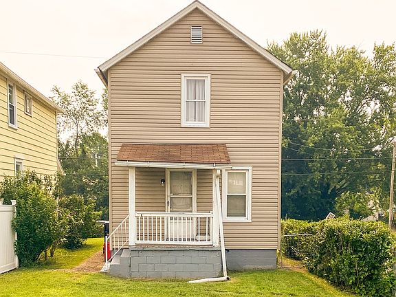 4th image of 301 Wykes St
