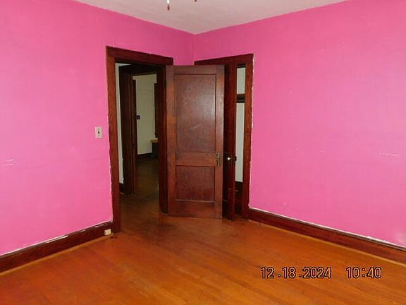 5th image of 2820 Clifton St NW