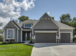 1204 SW Heather Dr, Lees Summit, MO 64081