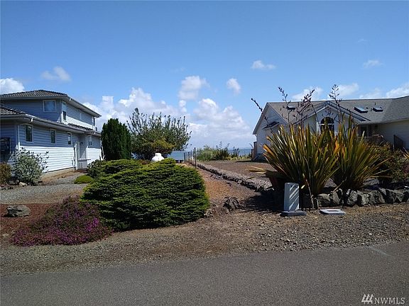 4th image of 153 Sunrise Ave SE