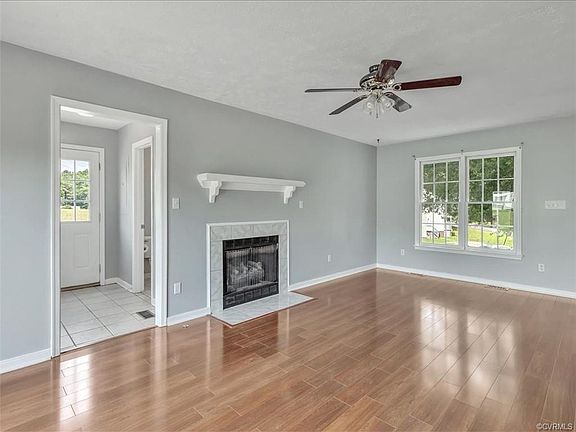 3rd image of 2000 W Providence Mews