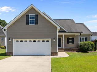 904 Willow Leaf Ct, Dunn, NC 28334