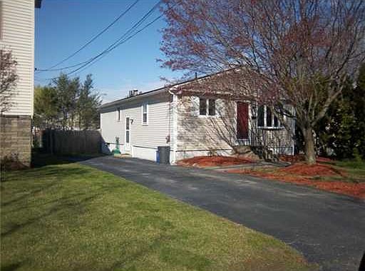 2nd image of 48 1/2 Spicer St