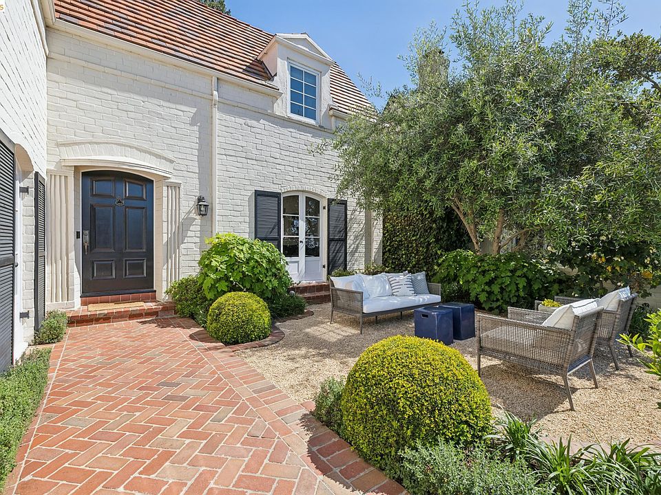 1st image of 126 Woodland Way