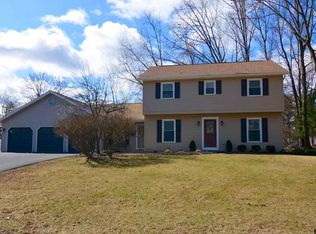 7 Longwood Dr, Clifton Park, NY 12065
