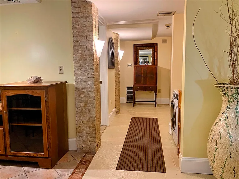 366 Walnut Ave #G — Photo 8