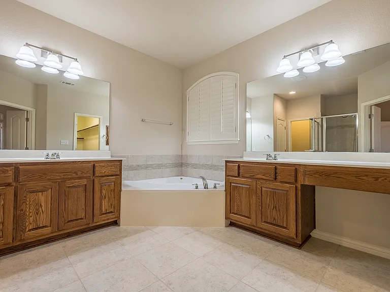 165 Lady Bird Ln — Photo 37