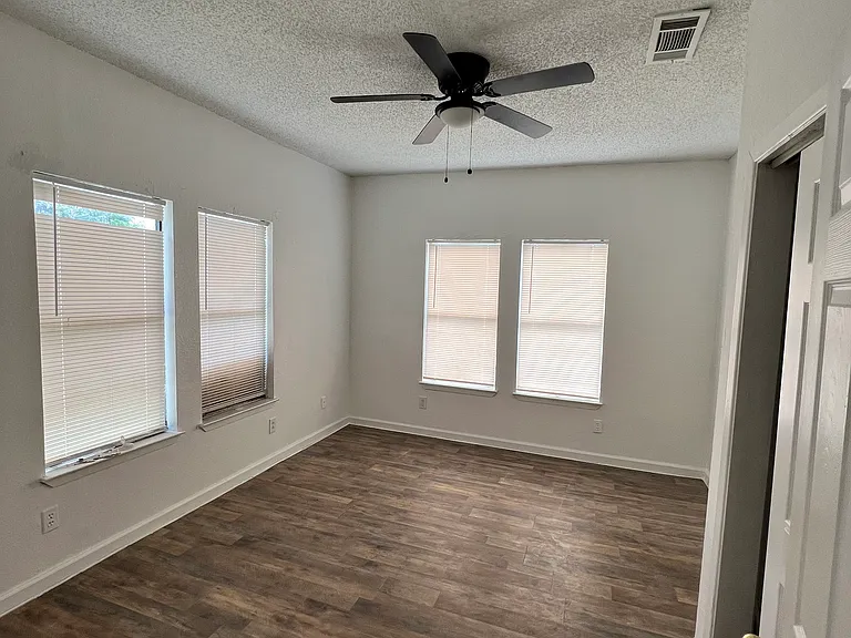 1303 Strickland St — Photo 10
