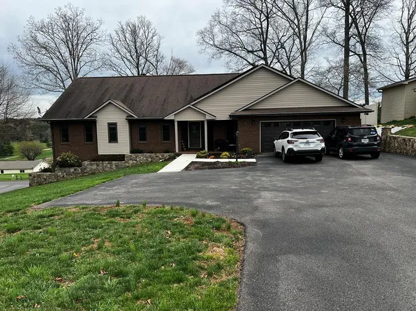 1979 Commonwealth Rd, Galax, VA 24333